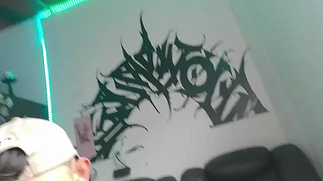 Snapshot of Chris__Jones chatting on 06-26-26, 03:07 Chris Jones online show from 06-26-26, 03:07