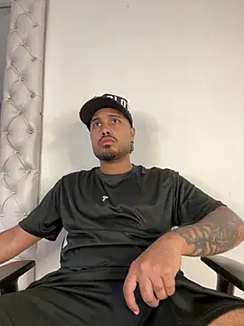 PapiStan online show from 11-17-25, 01:48