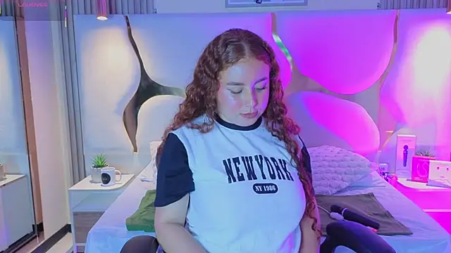 AmmberJones online show from 12-22-25, 02:06