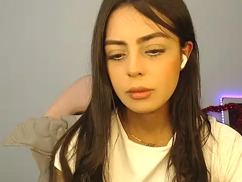 Snapshot of Sweetcandy18_Little chatting on 09-28-25, 12:28 Sweetcandy18 Little online show from 09-28-25, 12:28