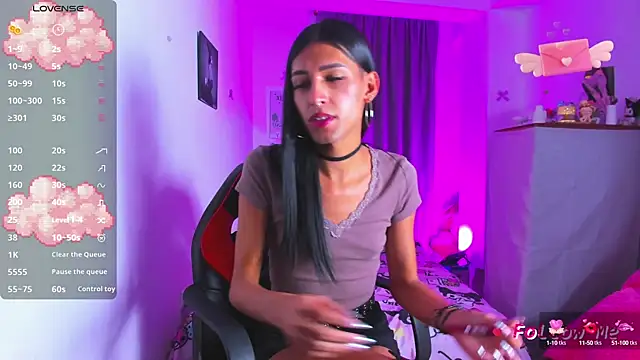 SkylerBennet online show from 10-30-25, 01:26