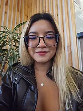 Pretty roxxyy online show from 04-01-26, 02:25