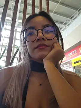 Pretty roxxyy online show from 12-19-25, 01:24