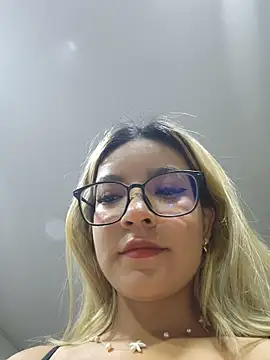 Pretty roxxyy online show from 03-08-26, 09:56