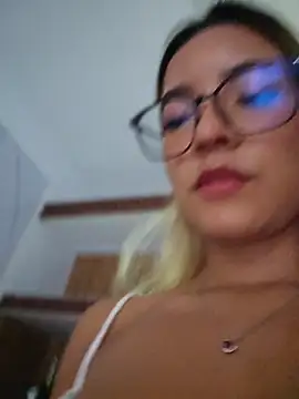 Pretty roxxyy online show from 04-17-26, 11:24