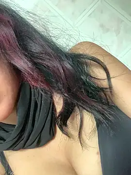 QueenLujaine online show from 07-05-26, 10:44