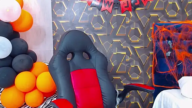 black king 241 online show from 10-29-25, 02:21