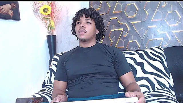Snapshot of black_king_241 chatting on 09-27-25, 03:45 black king 241 online show from 09-27-25, 03:45
