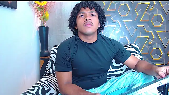 Snapshot of black_king_241 chatting on 09-22-25, 03:45 black king 241 online show from 09-22-25, 03:45