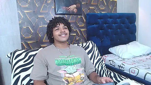 Snapshot of black_king_241 chatting on 10-05-25, 03:19 black king 241 online show from 10-05-25, 03:19