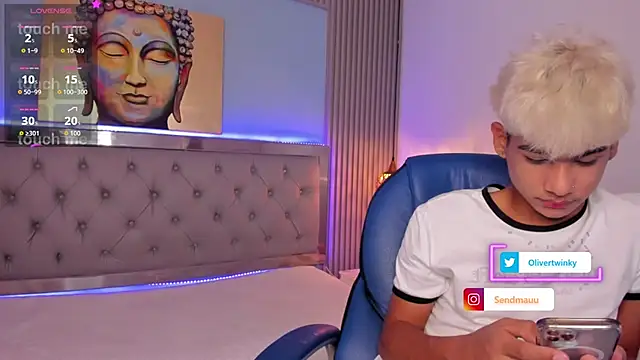 OliverTwinky online show from 09-28-25, 02:13