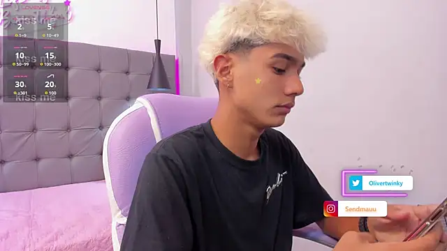 OliverTwinky online show from 09-23-25, 05:36