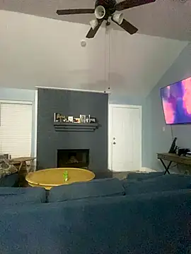 Snapshot of bankruptbabe chatting on 12-02-25, 04:36 bankruptbabe online show from 12-02-25, 04:36