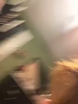 Snapshot of bankruptbabe chatting on 12-23-25, 07:40 bankruptbabe online show from 12-23-25, 07:40