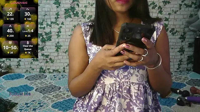 Snapshot of Trishna_love chatting on 10-06-25, 06:19 Trishna love online show from 10-06-25, 06:19
