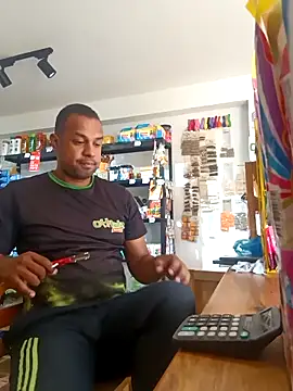 elnegro707070 online show from 09-30-25, 12:00