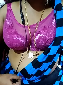 Snapshot of tamiltady chatting on 10-14-25, 05:35 tamiltady online show from 10-14-25, 05:35