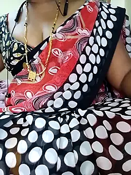 Snapshot of tamiltady chatting on 09-14-25, 05:46 tamiltady online show from 09-14-25, 05:46