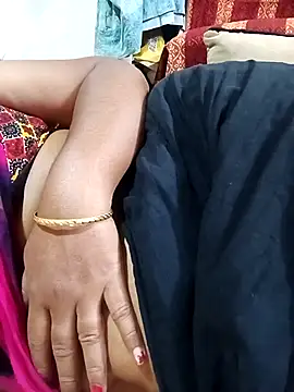 Snapshot of tamiltady chatting on 09-25-25, 07:53 tamiltady online show from 09-25-25, 07:53