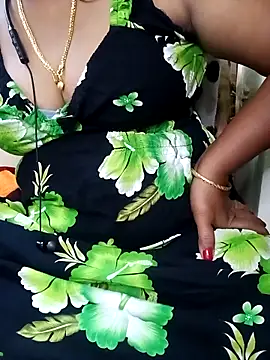 Snapshot of tamiltady chatting on 10-06-25, 08:04 tamiltady online show from 10-06-25, 08:04