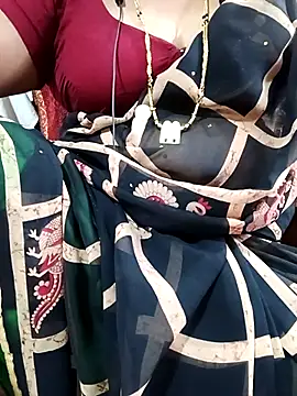 Snapshot of tamiltady chatting on 09-18-25, 05:38 tamiltady online show from 09-18-25, 05:38