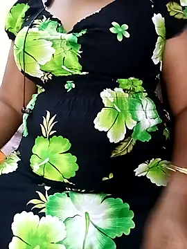 Snapshot of tamiltady chatting on 09-11-25, 09:42 tamiltady online show from 09-11-25, 09:42