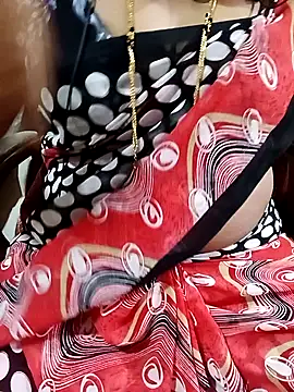 Snapshot of tamiltady chatting on 10-02-25, 05:38 tamiltady online show from 10-02-25, 05:38