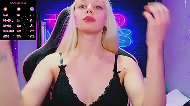 AlessiaCroft online show from 03-08-26, 05:11