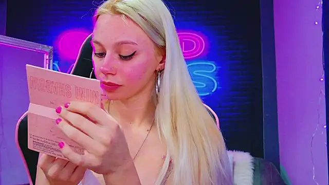 AlessiaCroft online show from 02-17-26, 05:05