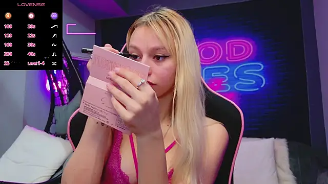 AlessiaCroft online show from 11-16-25, 05:12