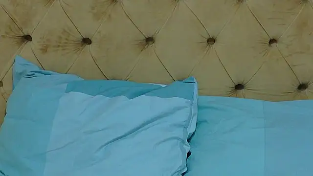 AlessiaCroft online show from 04-18-26, 04:04