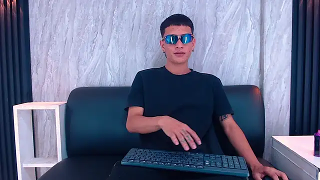 Snapshot of Matt_Ruso chatting on 09-20-25, 06:46 Matt Ruso online show from 09-20-25, 06:46