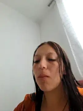 Snapshot of MELODY__06 chatting on 09-10-25, 12:48 MELODY  06 online show from 09-10-25, 12:48