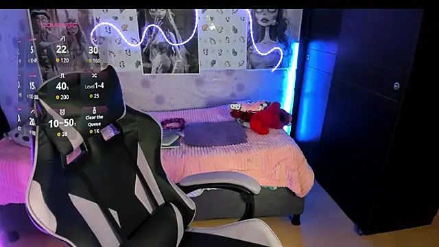 Medussa katt online show from 07-21-26, 09:27