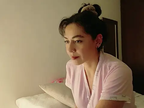 Snapshot of Alicia_Montess chatting on 01-14-26, 03:32 Alicia Montess online show from 01-14-26, 03:32
