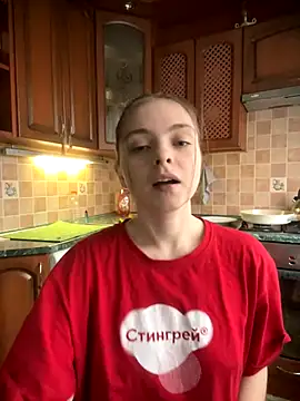 Snapshot of marshmallowee chatting on 12-05-25, 12:04 marshmallowee online show from 12-05-25, 12:04