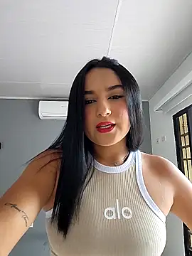 Rosa Warreen  online show from 09-18-25, 12:52