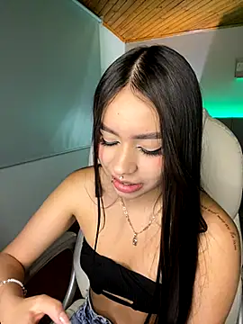 Cristina pinkk online show from 11-18-25, 03:10