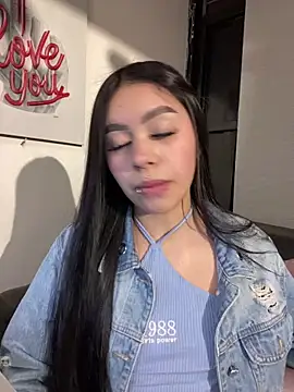 Snapshot of Cristina_pinkk chatting on 10-11-25, 02:23 Cristina pinkk online show from 10-11-25, 02:23