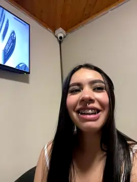 Snapshot of Cristina_pinkk chatting on 10-17-25, 03:10 Cristina pinkk online show from 10-17-25, 03:10