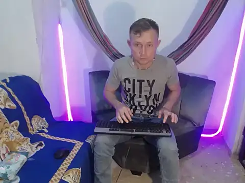 Snapshot of hot_mann11 chatting on 03-04-26, 12:18 hot mann11 online show from 03-04-26, 12:18