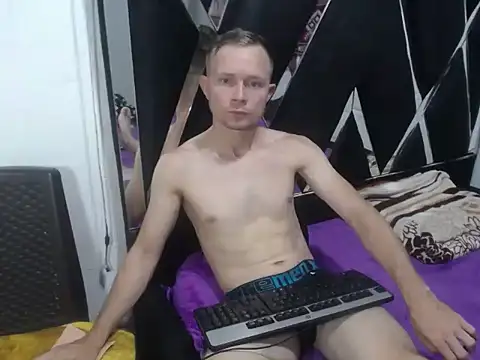 Snapshot of hot_mann11 chatting on 10-08-25, 10:10 hot mann11 online show from 10-08-25, 10:10