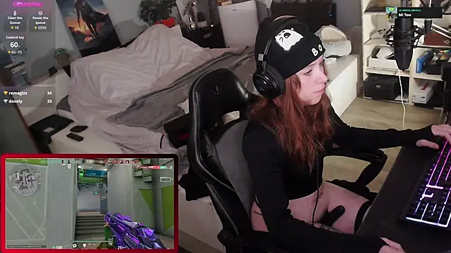 Horny Makima online show from 10-24-25, 09:19