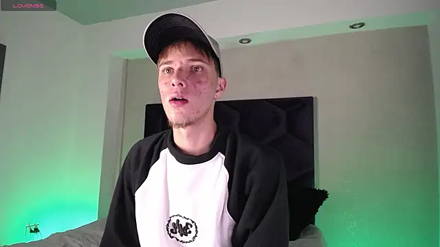 Robbin Blaze online show from 04-08-26, 04:58