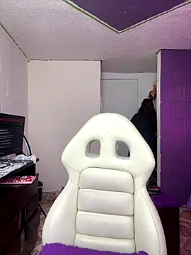 Baby  Otaku online show from 09-26-25, 05:09