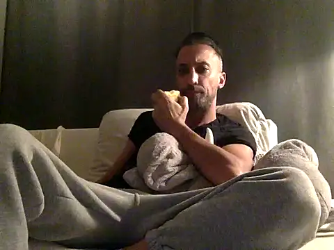 who am i x404 online show from 10-14-25, 09:47