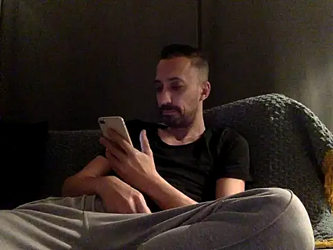 who am i x404 online show from 01-12-26, 08:15