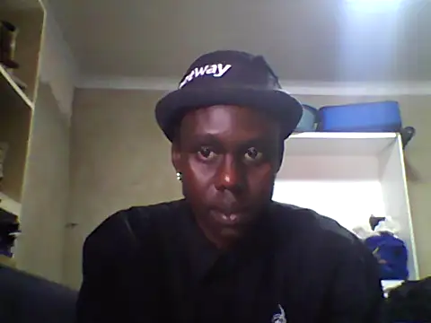 Snapshot of T1011 chatting on 09-26-25, 01:07 T1011 online show from 09-26-25, 01:07