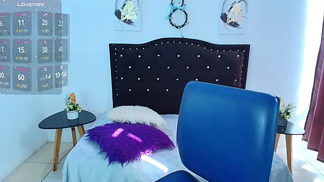 Ariana F W online show from 09-11-25, 01:44