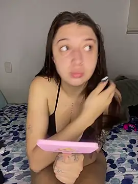 Mia  Gray online show from 12-17-25, 06:13